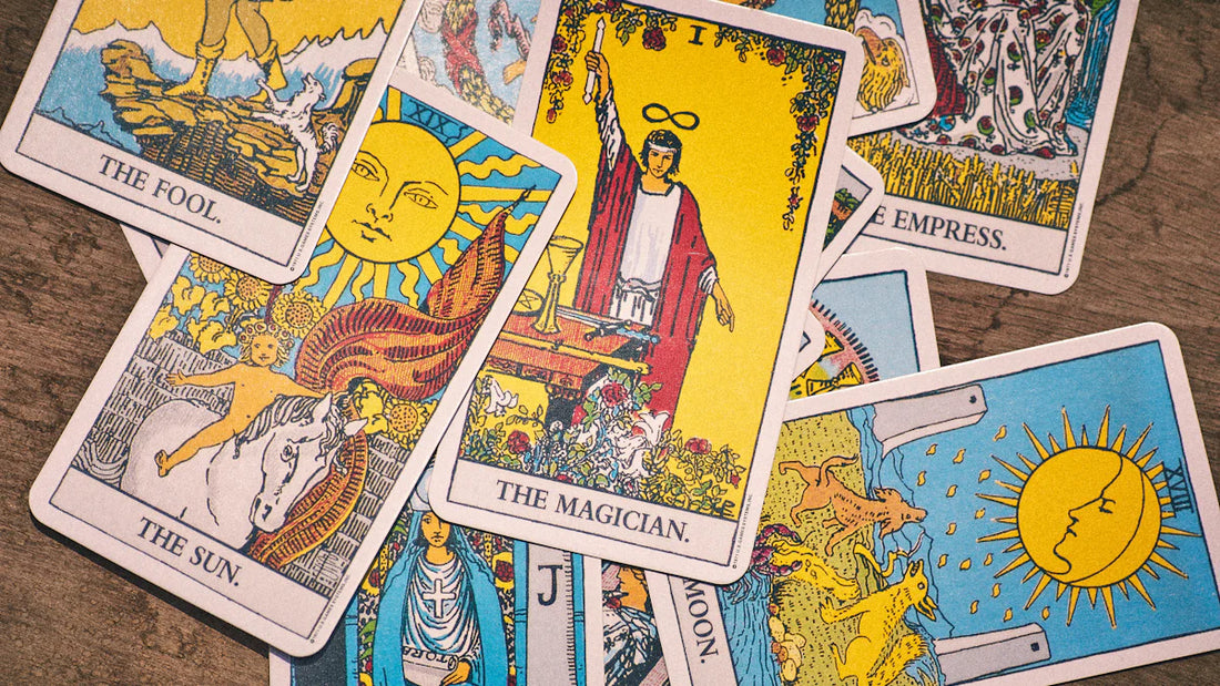 Qu'est-ce que le tirage en croix avec 5 cartes en tarologie