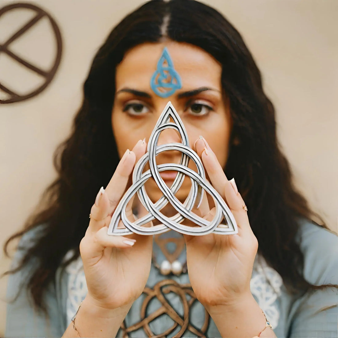La triquetra, son origine, sa représentation, ses significations, ses symboles en géométrie sacrée et ses bienfaits