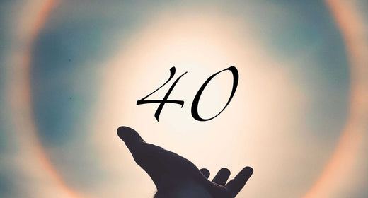 Le Chiffre 40 en Numérologie : sa signification en amour, au travail, en astrologie, en ésotérisme, en mathématique, ses symboles et son message angélique ! On vous dit tout…