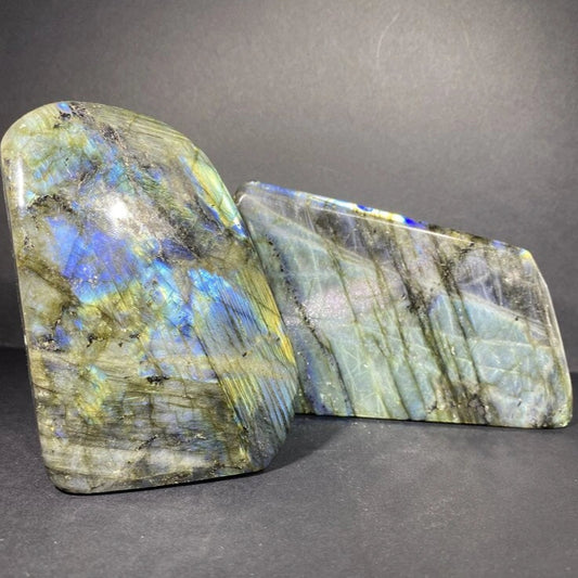 Bloc de Labradorite Poli Grand (qualité supérieure)