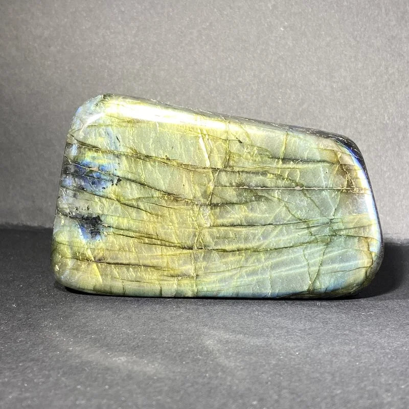 Bloc de Labradorite Poli (qualité supérieure)
