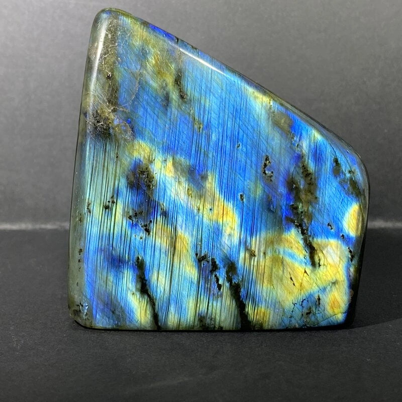 Bloc de Labradorite Poli (qualité supérieure)