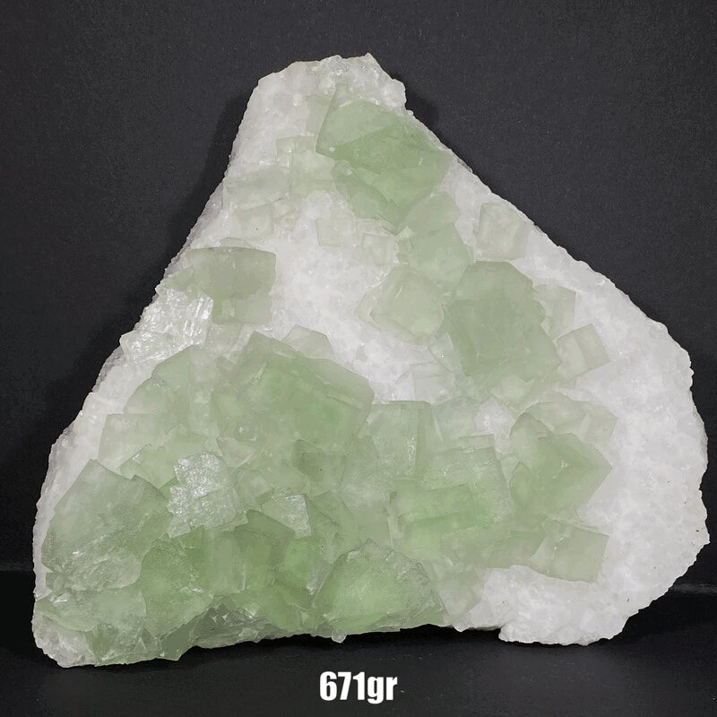 Cristal de fluorite sur quartz blanc