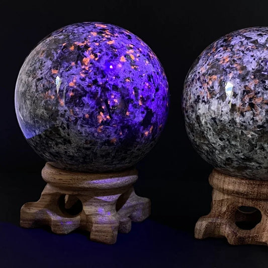 Sphère Yooperlite réactive aux UV