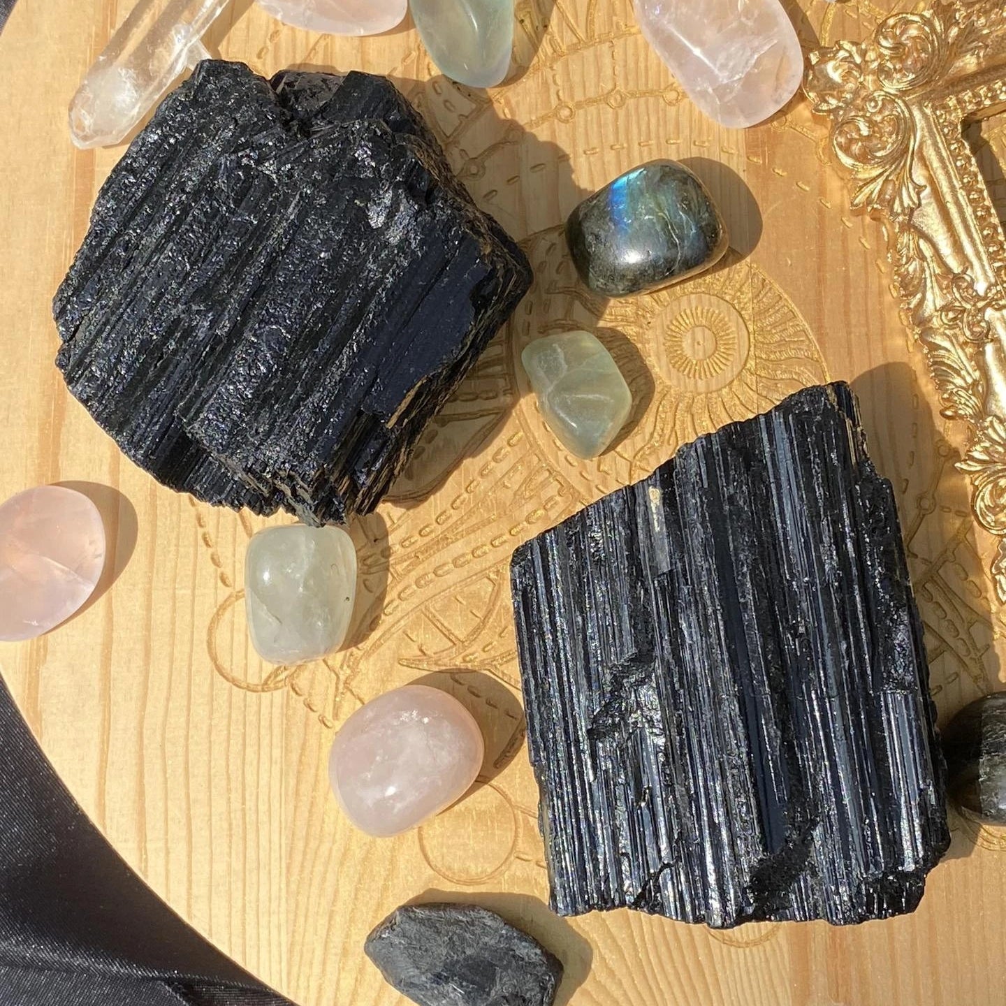 Tourmaline Noire Brute Fibreuse (Grande)