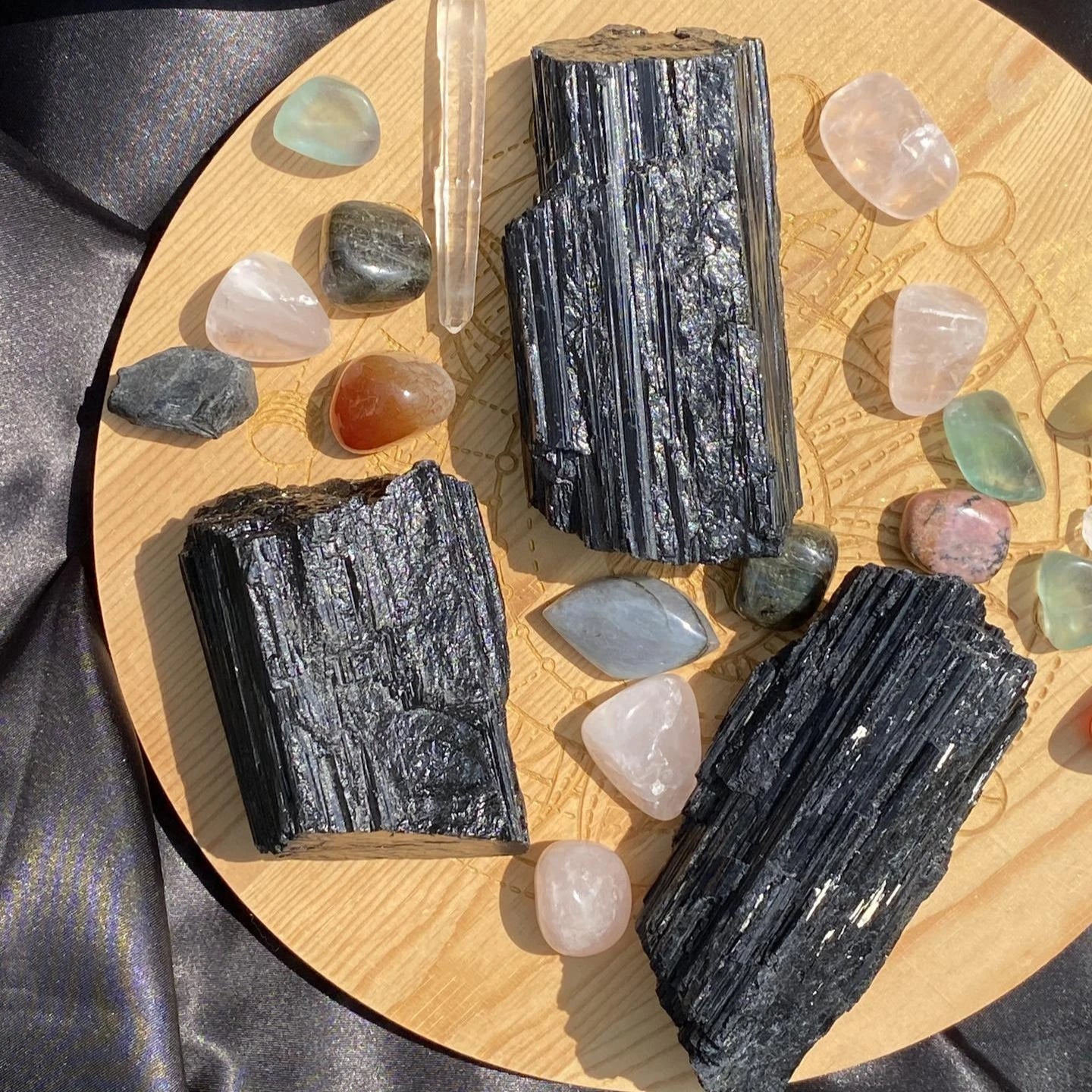 Tourmaline Noire Brute Fibreuse (Grande)