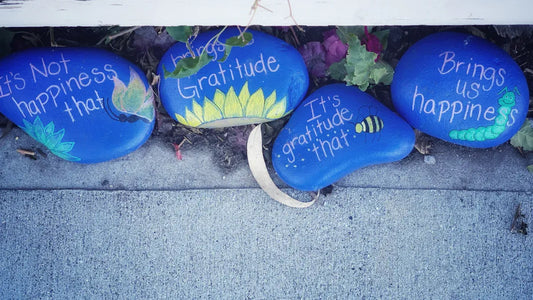 Comment intégrer les pierres dans un journal de gratitude