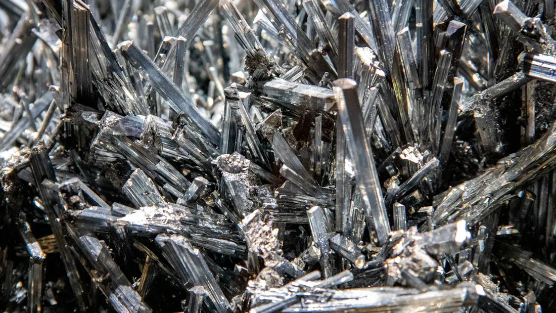 La stibine : pierre rare pour introspection profonde