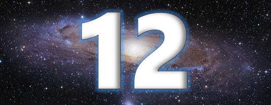 Le Chiffre 12 en Numérologie : sa signification en amour, au travail, en astrologie, en ésotérisme, en mathématique, ses symboles et son message angélique ! On vous dit tout…
