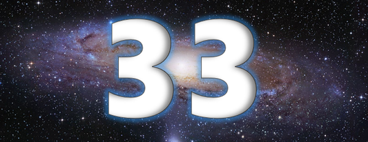 Le Chiffre 33 en Numérologie : sa signification en amour, au travail, en astrologie, en ésotérisme, en mathématique, ses symboles et son message angélique ! On vous dit tout…