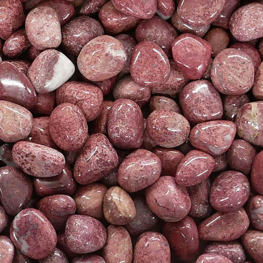 Thulite: Vertus, Propriétés et Signification de la Pierre en Lithothérapie