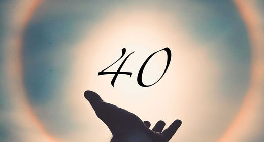 Le Chiffre 40 en Numérologie : sa signification en amour, au travail, en astrologie, en ésotérisme, en mathématique, ses symboles et son message angélique ! On vous dit tout…