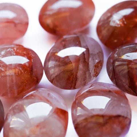 Origine et histoire fascinante de la pierre quartz hématoïde