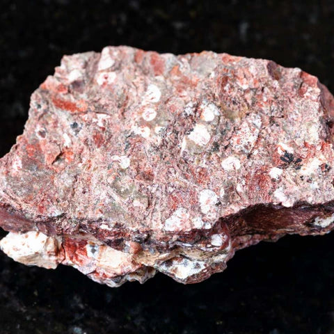 Rhyolite: Vertus, Propriétés et Signification de la Pierre en Lithothérapie