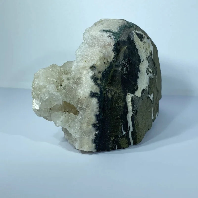 Amas de Quartz Brut (pièce rare) 700gr