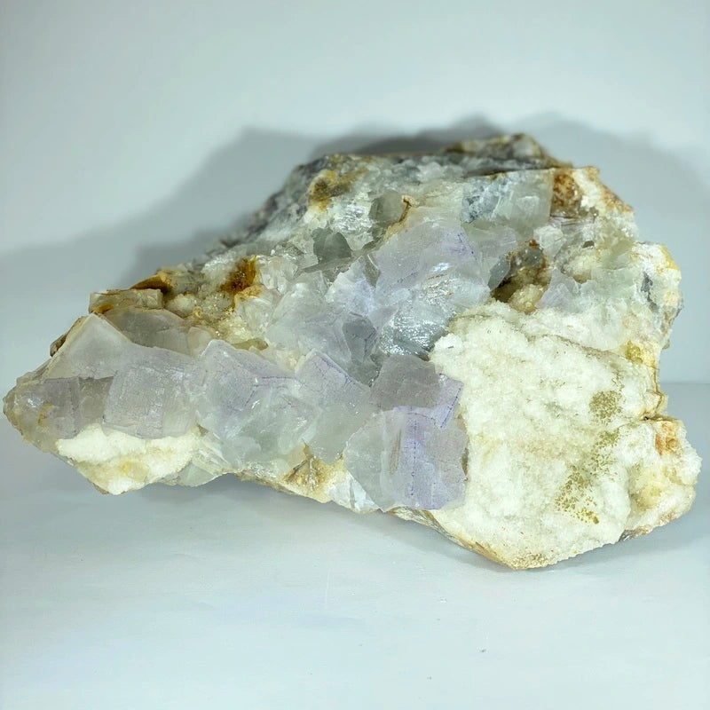 Fluorite Violette Brute sur Cristaux (1618gr)