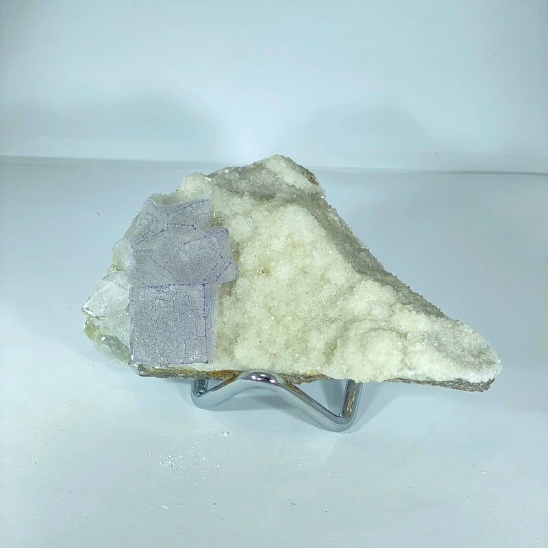 Fluorite Violette Brute sur Cristaux (186gr)