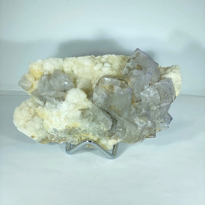 Fluorite Violette Brute sur Cristaux (518gr)