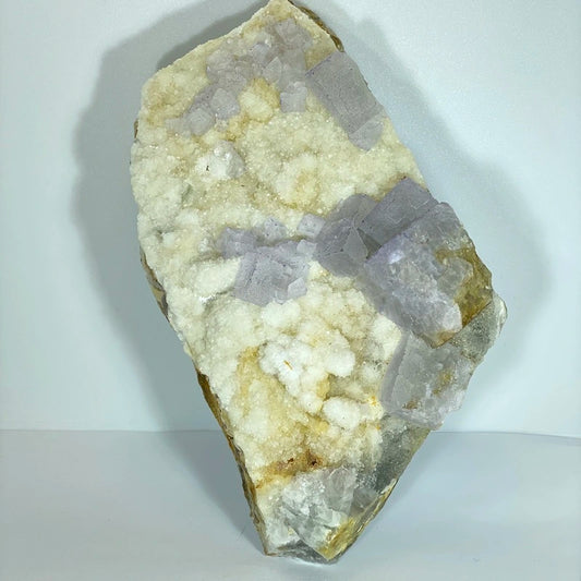 Fluorite Violette Brute sur Cristaux (979gr)