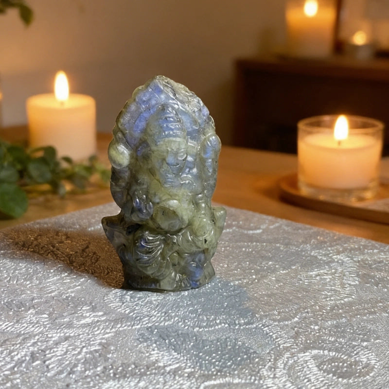 Ganesh en Labradorite Naturelle – Statue spirituelle de protection, chance et prospérité