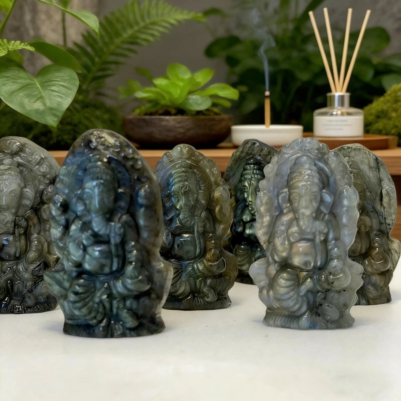 Ganesh en Labradorite Naturelle – Statue spirituelle de protection, chance et prospérité
