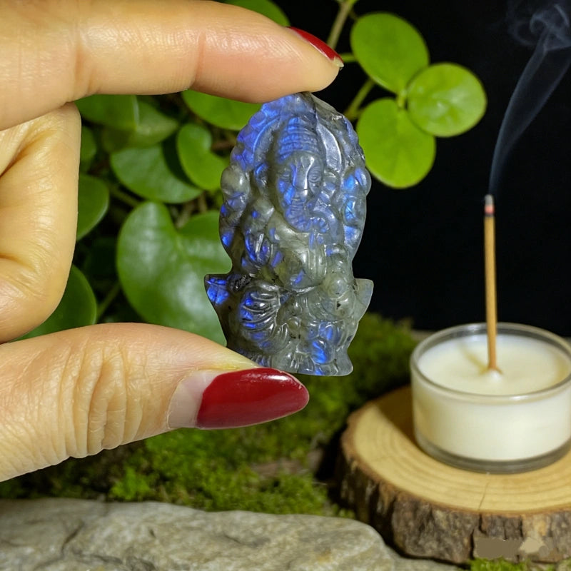 Ganesh en Labradorite Naturelle – Statue spirituelle de protection, chance et prospérité