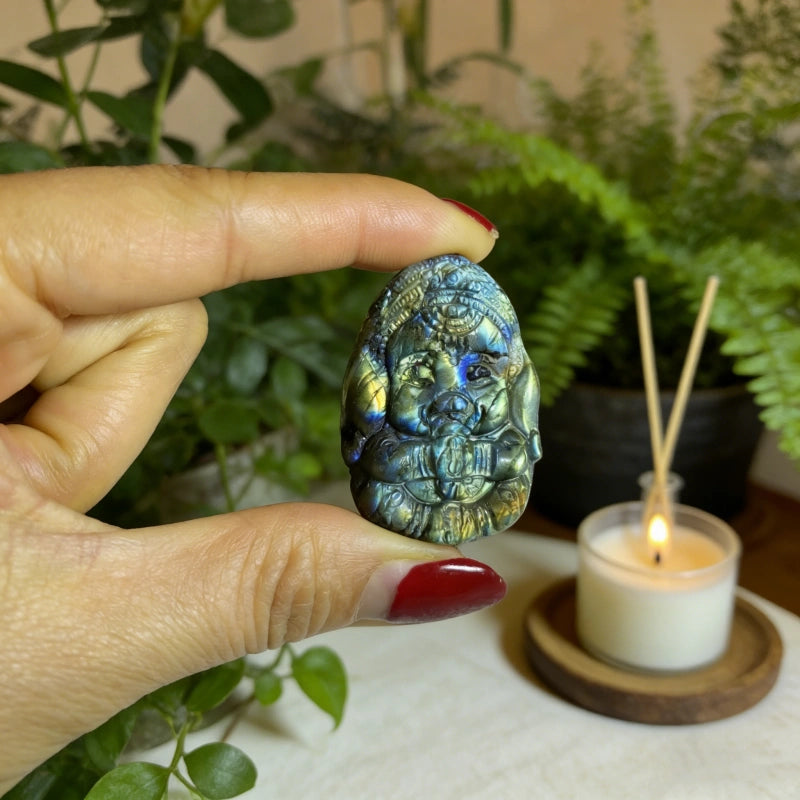 Ganesh en Labradorite Naturelle – Statue spirituelle de protection, chance et réussite