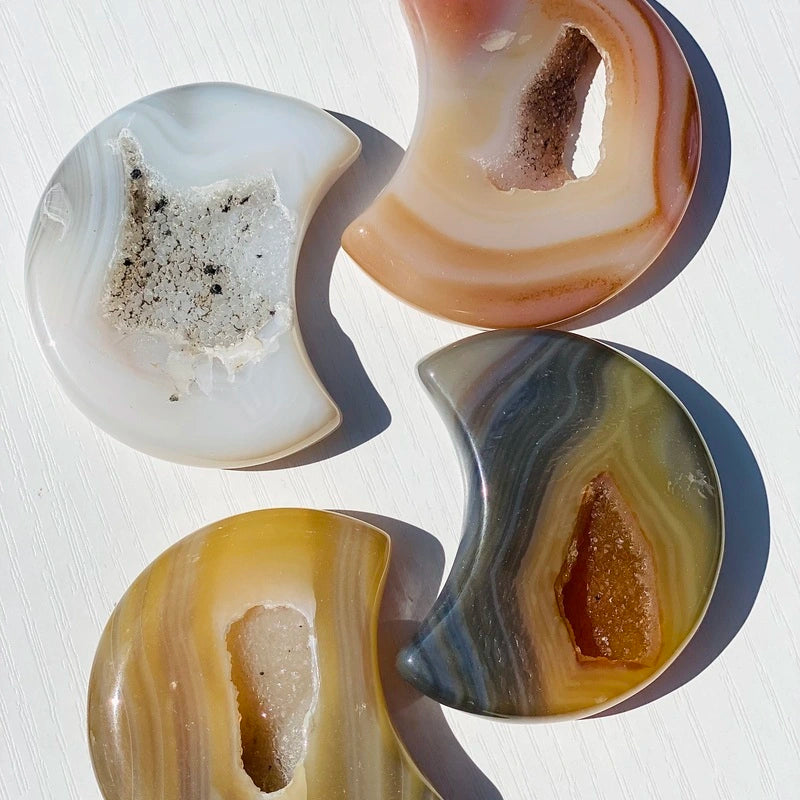 Lune en Agate avec Druse 30-70gr