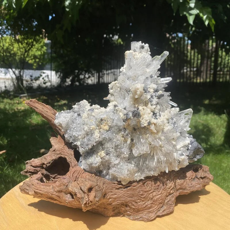 Pierre brute Galène, Cristal de Roche, Calcite et Sphalérite avec support en bois 2800gr (Pièce Rare)