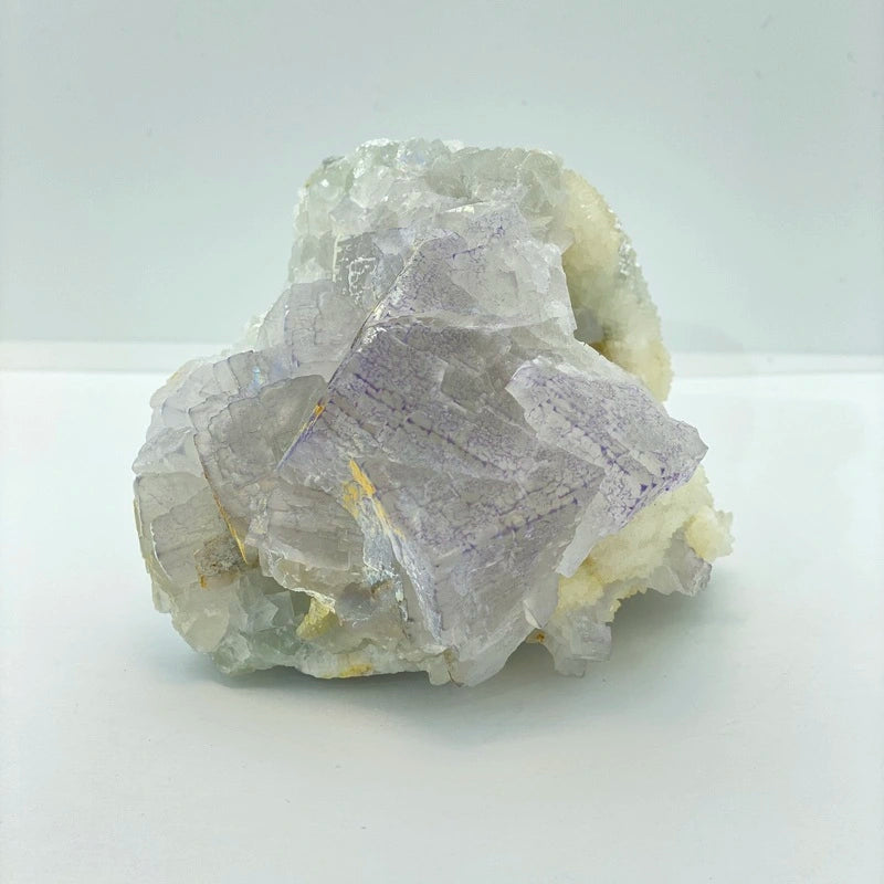 Fluorite Violette Brute sur Cristaux (498gr)