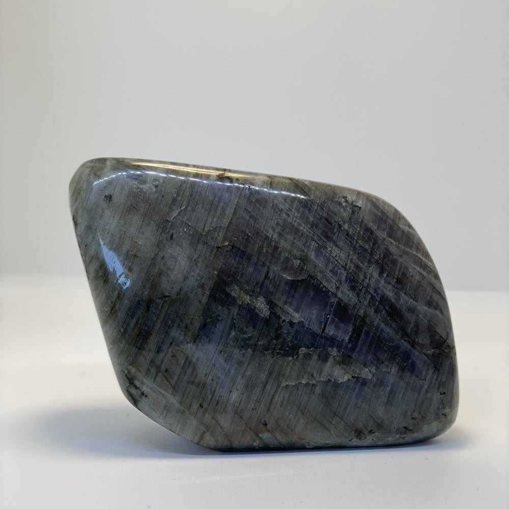 Bloc de Labradorite Violette Poli (qualité supérieure)