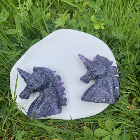 Licorne en Lépidolite