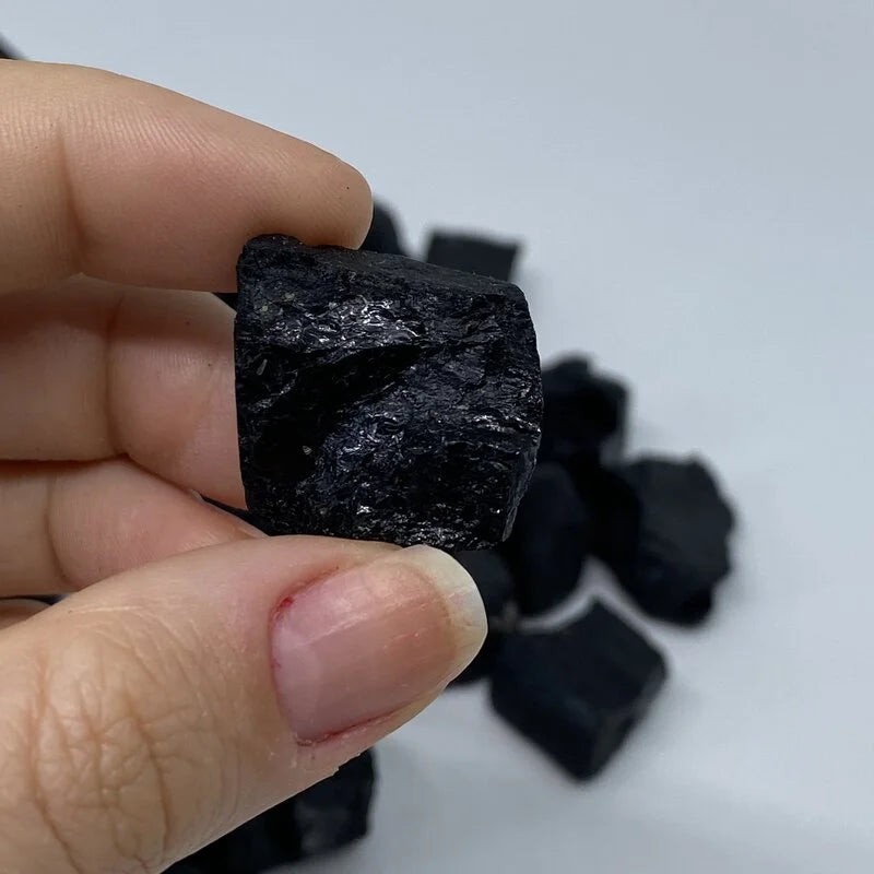 Tourmaline Noire Brute Fibreuse (Petite) 100gr